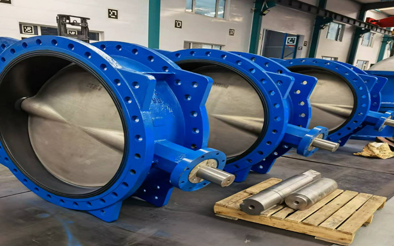 Triple eccentric butterfly valve, large size, flange type